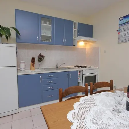 Apartment Vis 2459a Vis