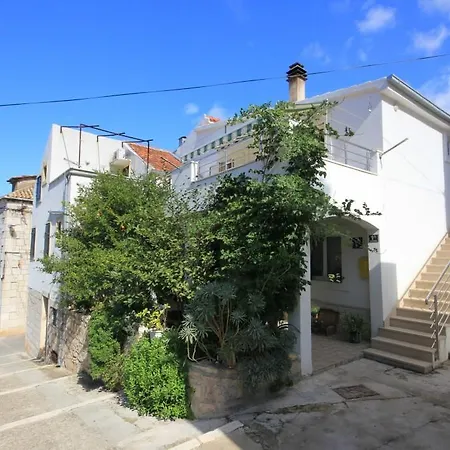 Apartment Vis 2459a Vis