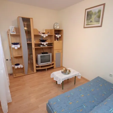 Apartment Vis 2459a